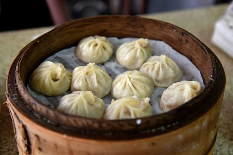 Jak gotować pierożki z bulionem na parze